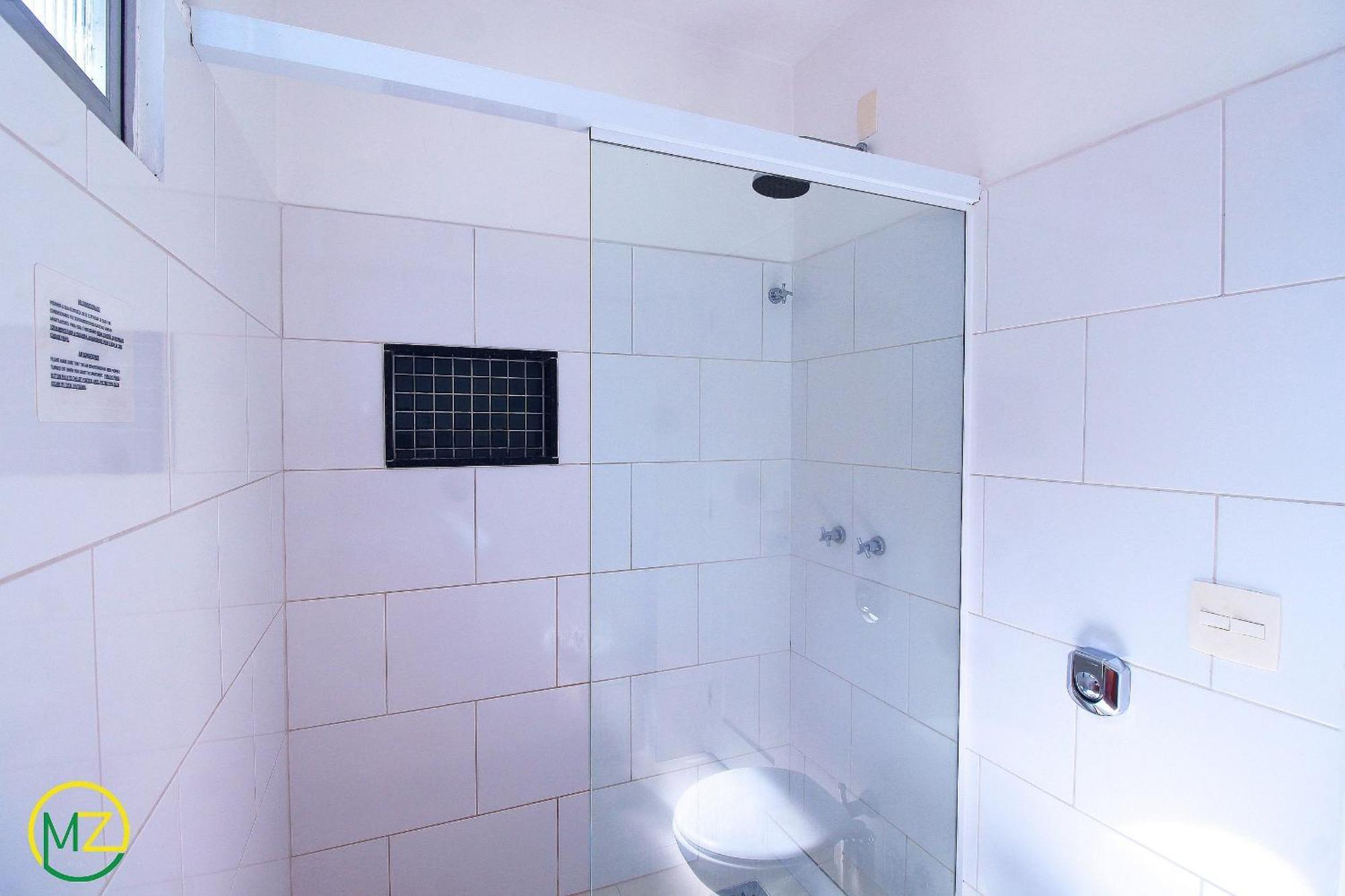 Sala C/ 2 Banheiros 4 Pessoas Apartamento *