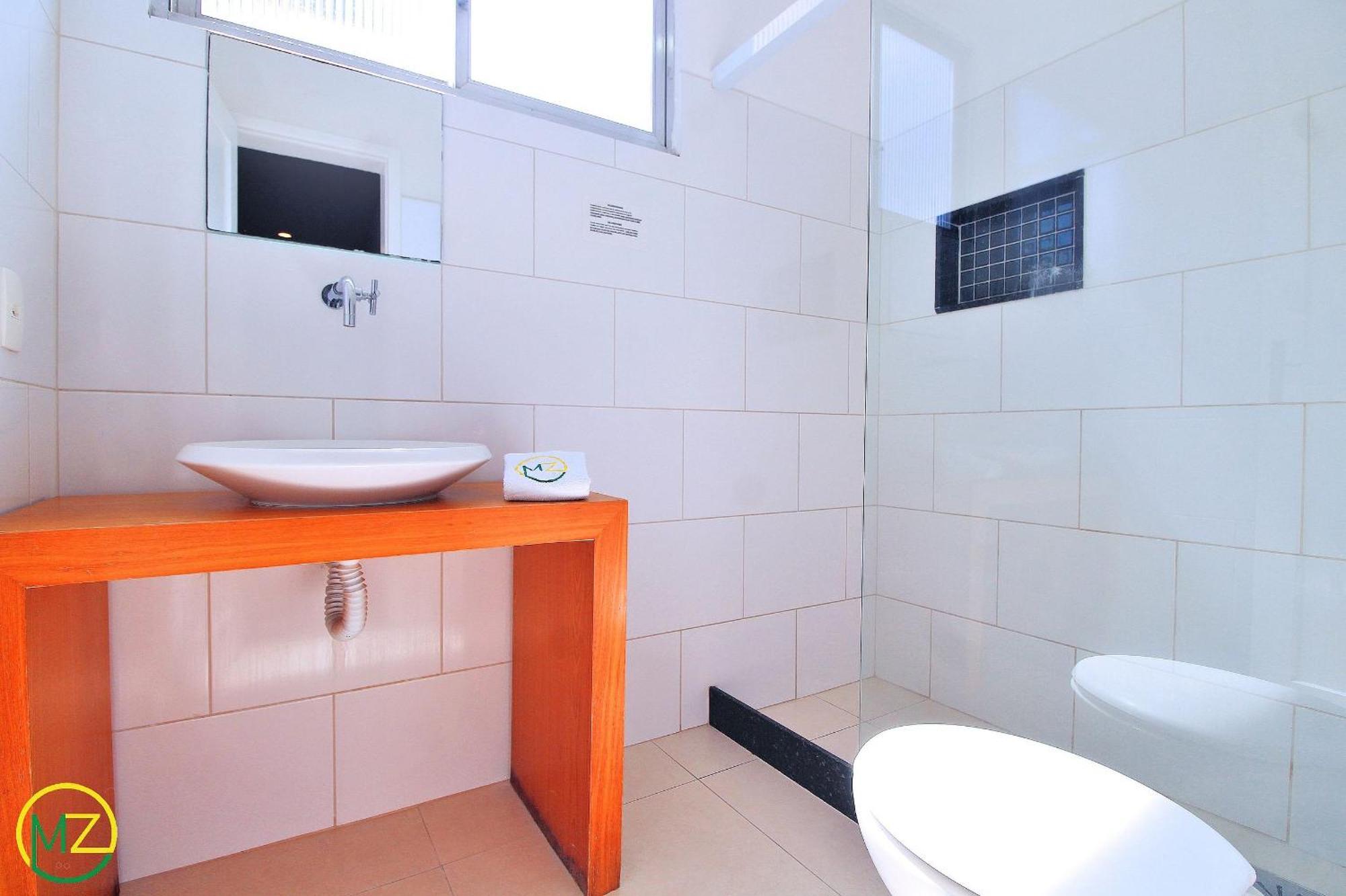 Sala C/ 2 Banheiros 4 Pessoas Apartamento